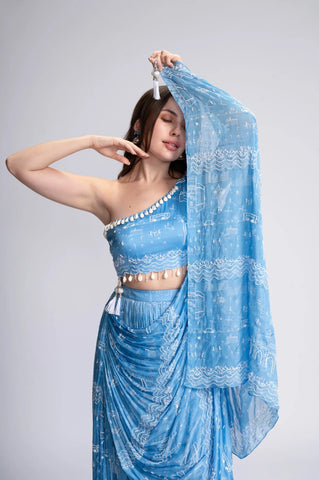 A Day In Mumbai Embroidered Pre-Draped Saree Set A Day In Mumbai Embroidered Pre-Draped Saree Set